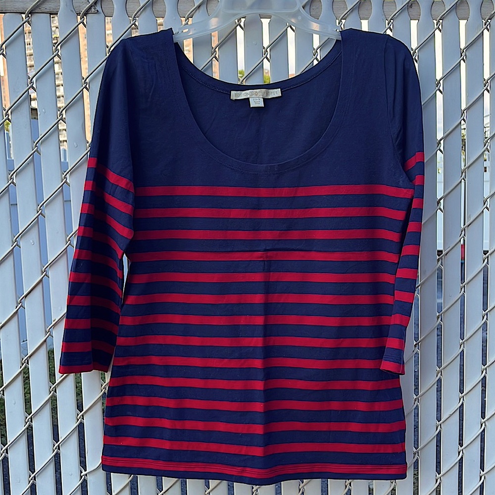 Boston proper size medium ladies fall pull over sweater use likely no damage